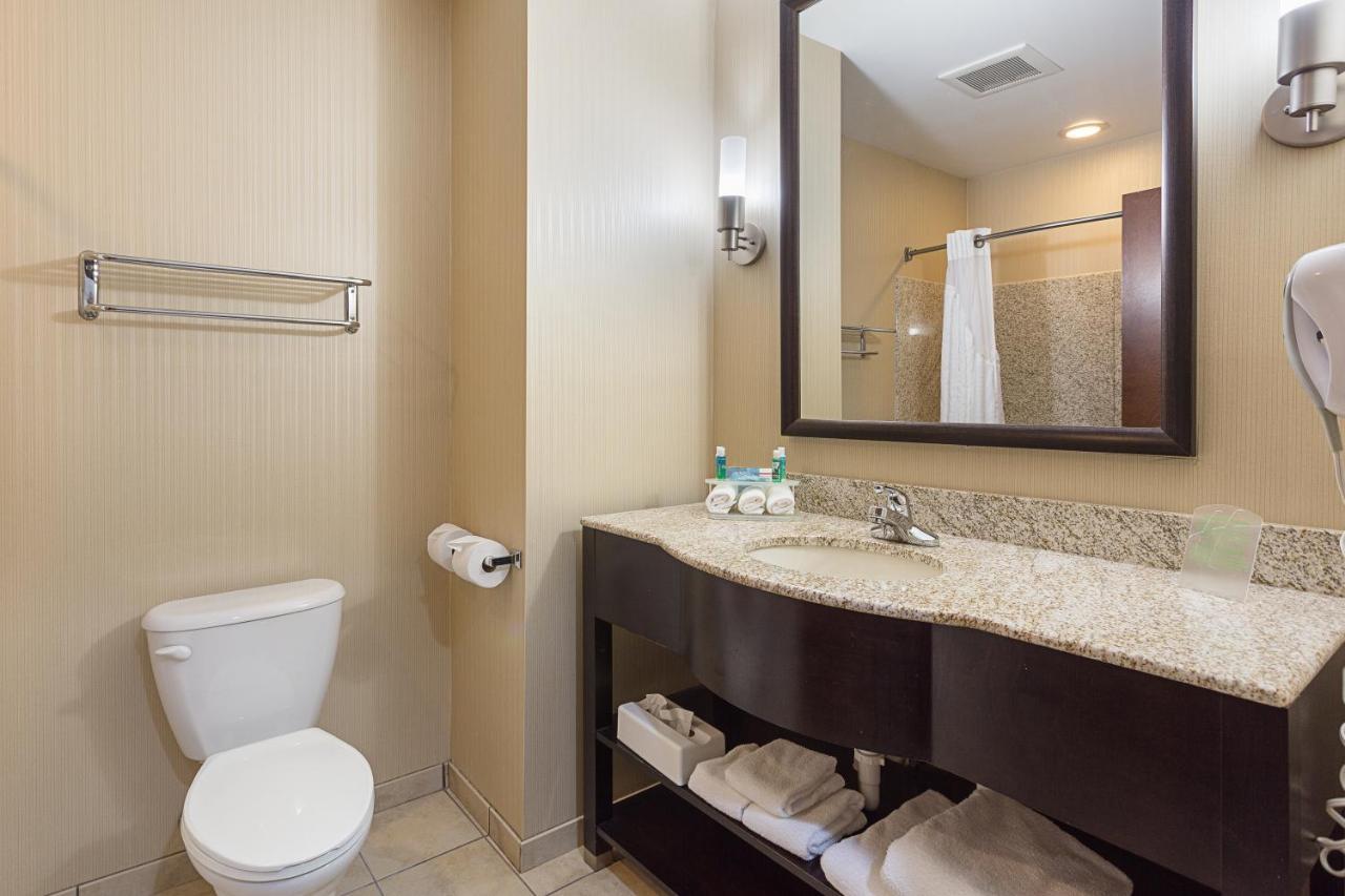 Holiday Inn Express Hotel & Suites Byram By Ihg Εξωτερικό φωτογραφία