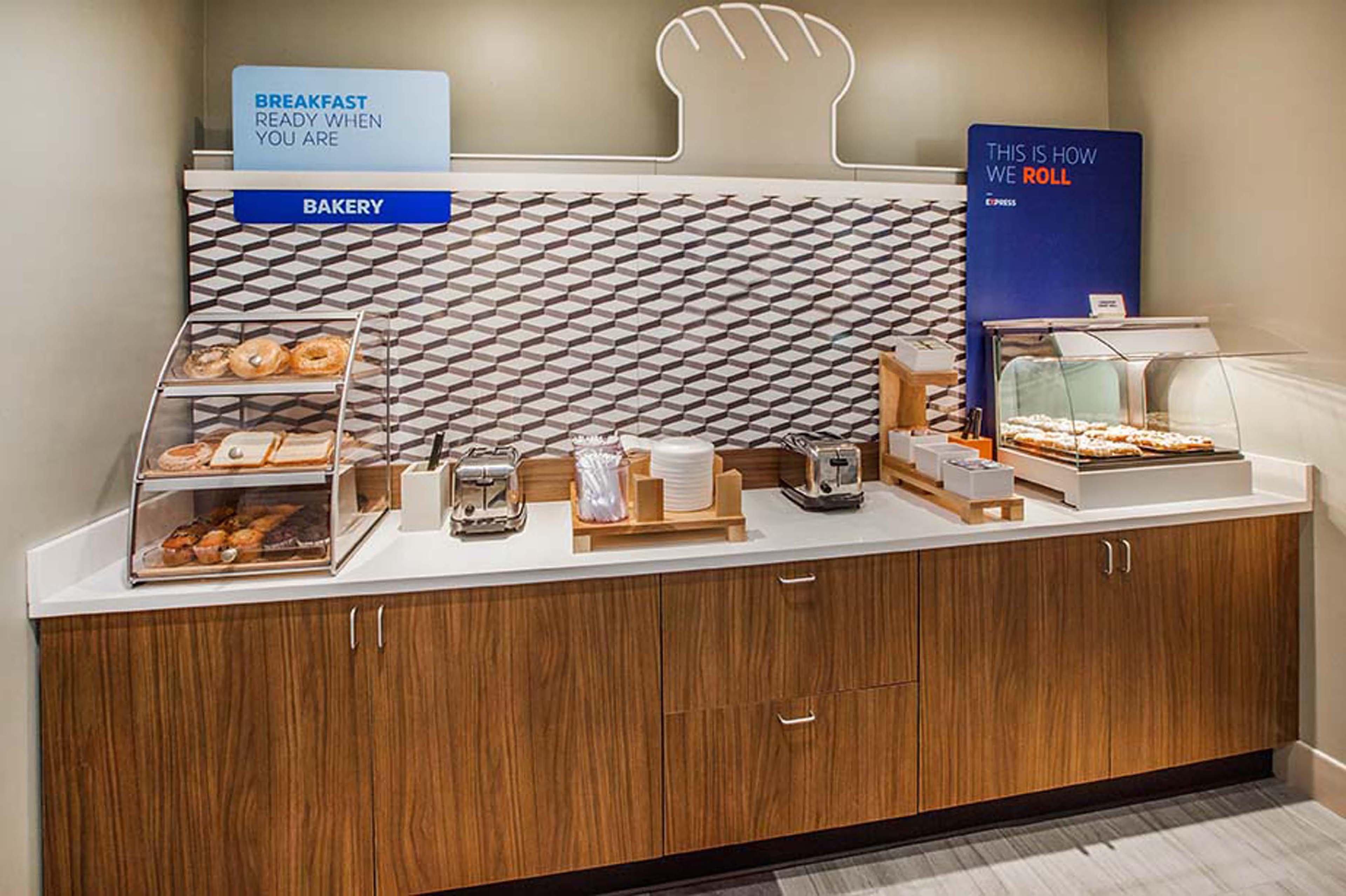 Holiday Inn Express Hotel & Suites Byram By Ihg Εξωτερικό φωτογραφία