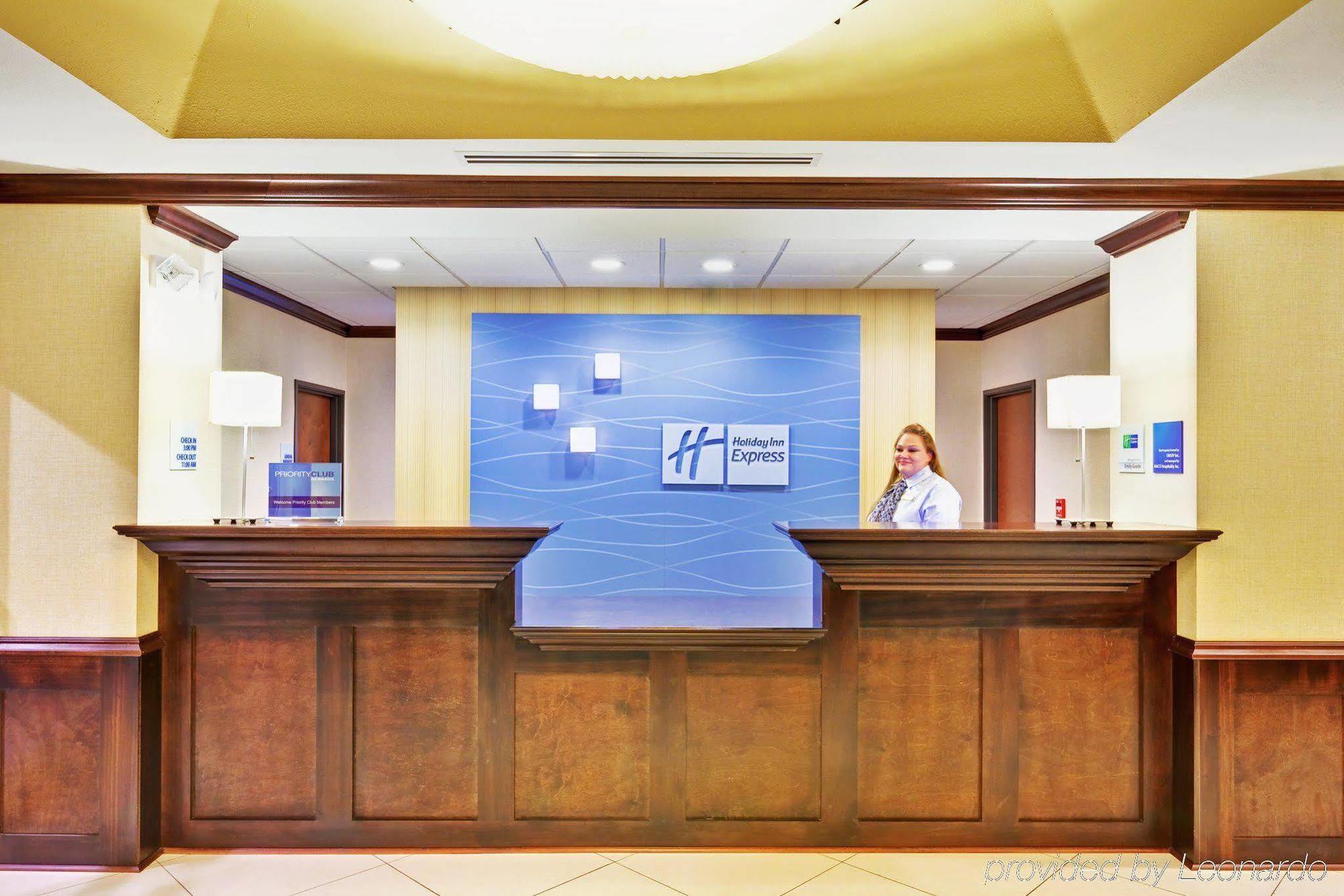 Holiday Inn Express Hotel & Suites Byram By Ihg Εσωτερικό φωτογραφία