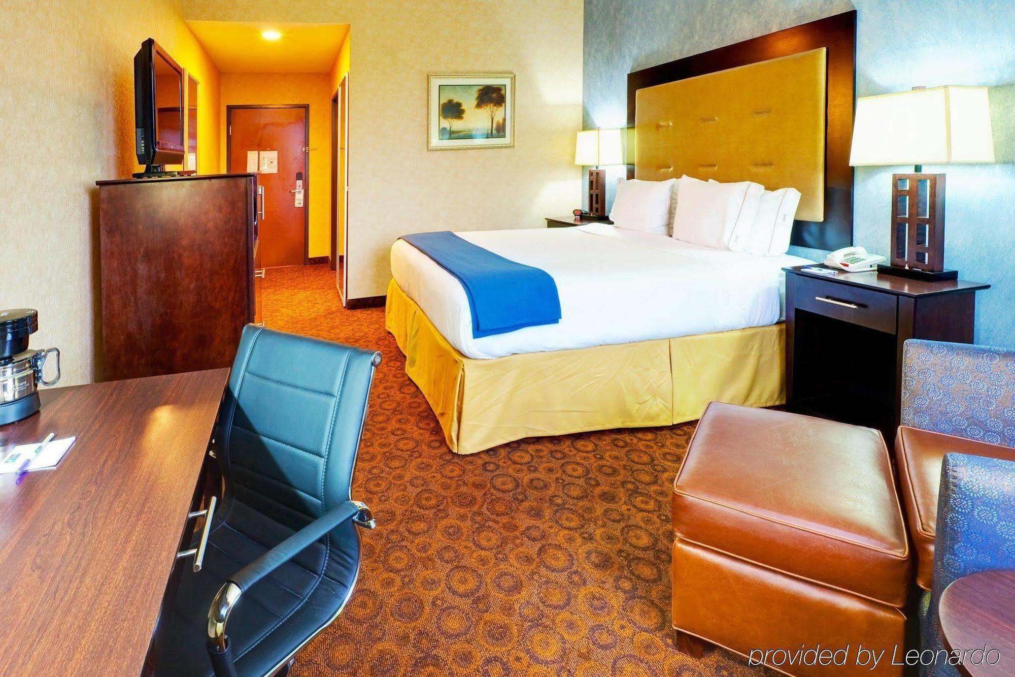 Holiday Inn Express Hotel & Suites Byram By Ihg Εξωτερικό φωτογραφία