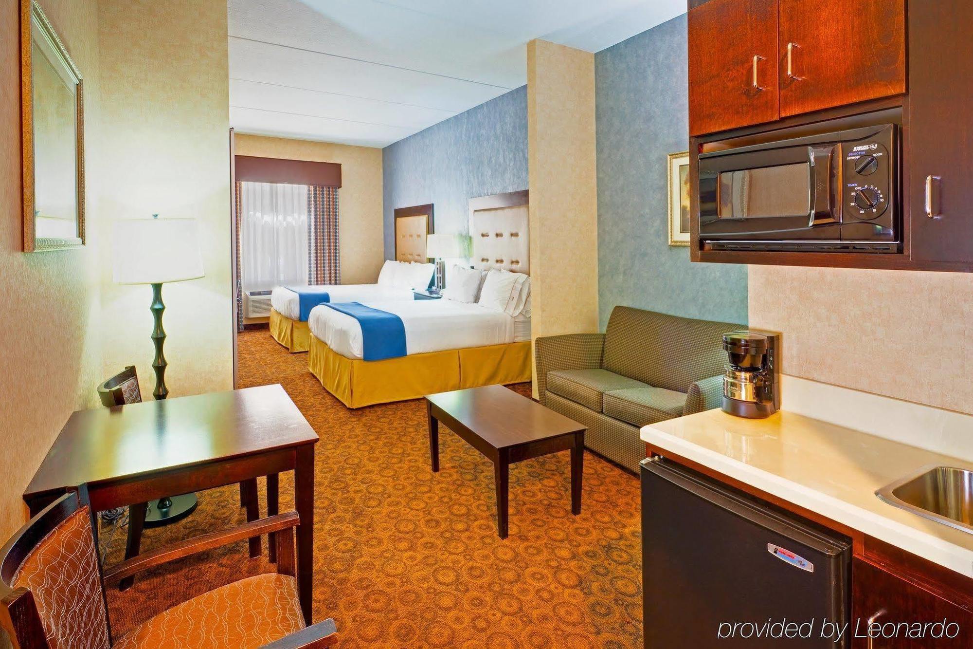 Holiday Inn Express Hotel & Suites Byram By Ihg Δωμάτιο φωτογραφία